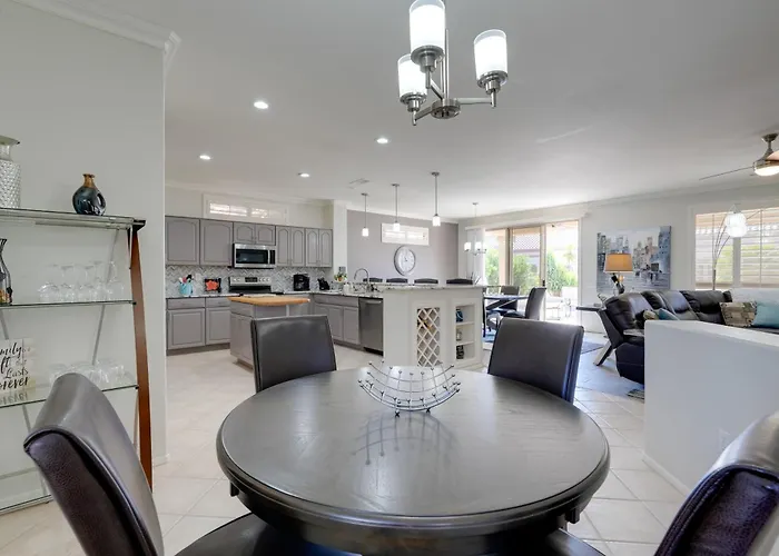 Close To Golf! Sunlit Escape W/ Casita Holiday home *