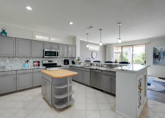 Holiday home Close To Golf! Sunlit Escape W/ Casita Surprise
