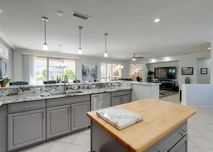 Close To Golf! Sunlit Escape W/ Casita * Surprise
