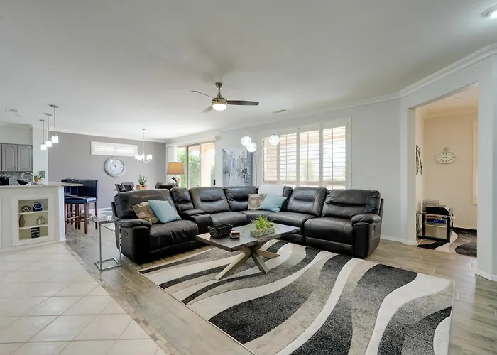 Close To Golf! Sunlit Escape W/ Casita Holiday home Surprise