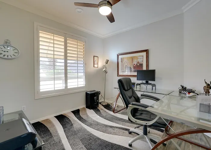 Close To Golf! Sunlit Escape W/ Casita Holiday home