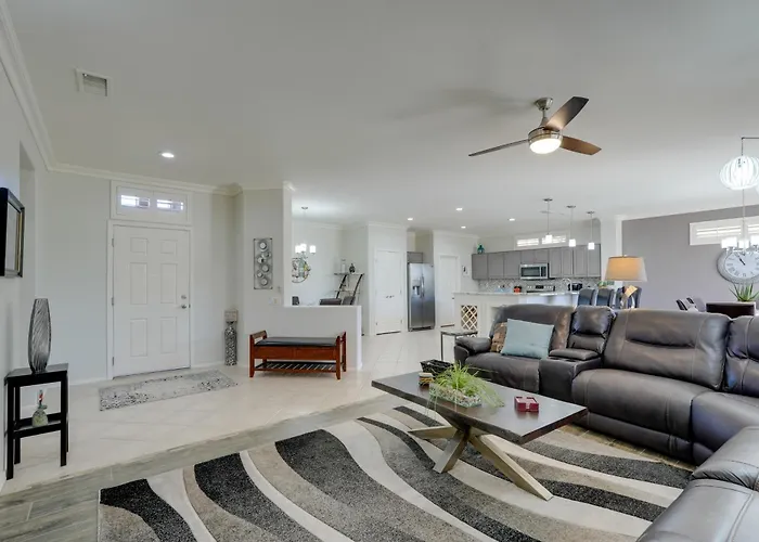 Holiday home Close To Golf! Sunlit Escape W/ Casita